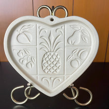 Load image into Gallery viewer, Pampered Chef Cookie Mold - Hospitality Heart, Family Heritage Stonware