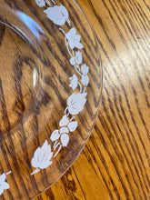 Load image into Gallery viewer, Anchor Hocking Etched Dessert Plates