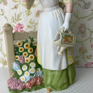 Avon Porcelain Figurine - Mrs. Albee 2008 President's Club Award