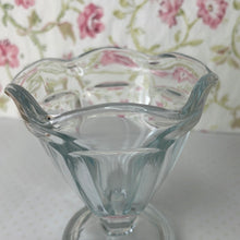 Load image into Gallery viewer, Vintage Anchor Hocking Small Sundae Glasses/Sherbert Cups - Set of 6