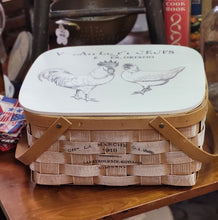 Load image into Gallery viewer, Rooster &amp; Hen Picnic Basket