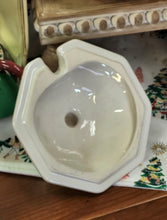 Load image into Gallery viewer, CA California Pottery USA - 6 cup Soup or Veggie Tureen