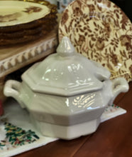 Load image into Gallery viewer, CA California Pottery USA - 6 cup Soup or Veggie Tureen